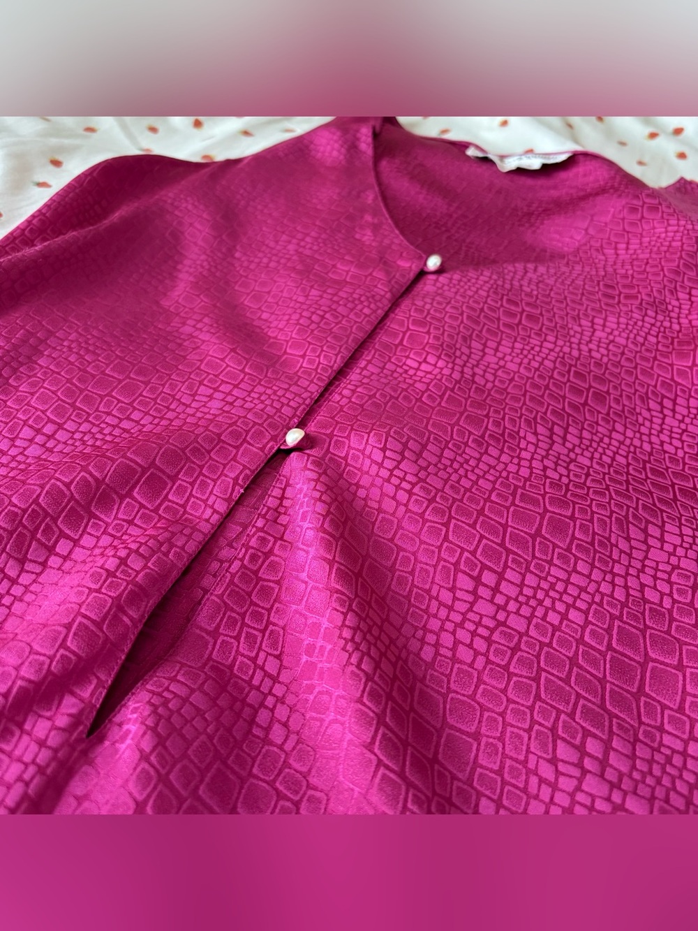 Vtg La Mouette Fuchsia Alligator Textured 100% SILK Lingerie w/ Pearl Buttons